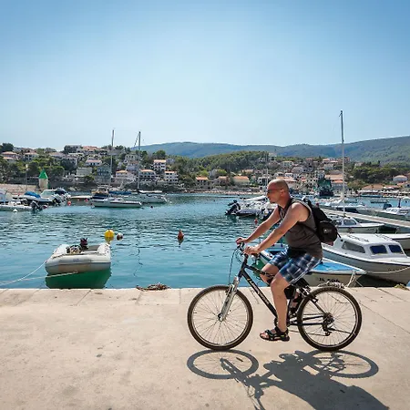 Hvar 3* 젤사