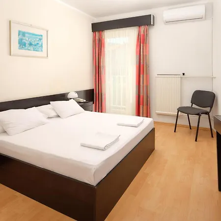 Hotel Hvar 3*