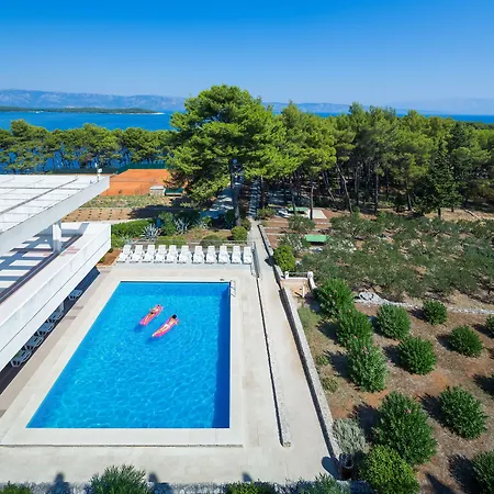 Hvar 3* Єлса