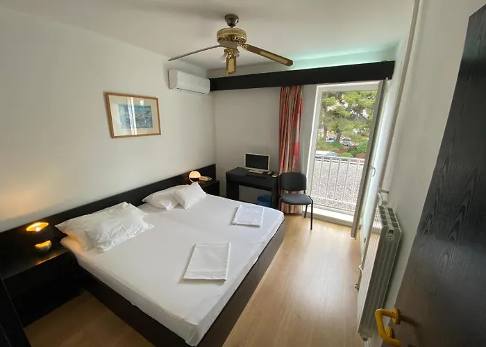 Hvar 3* Jelsa (Hvar)
