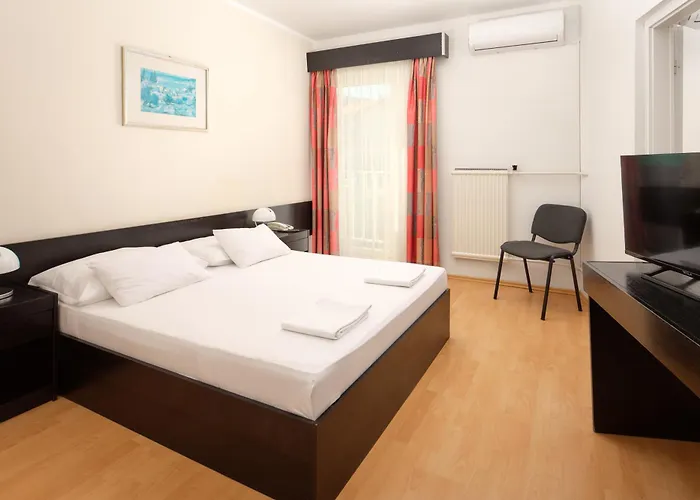 Hotel Hvar 3*