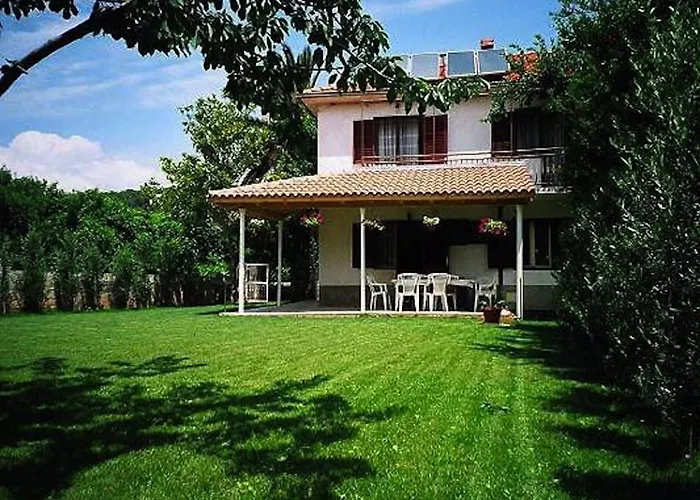 Отель Hvar 3*