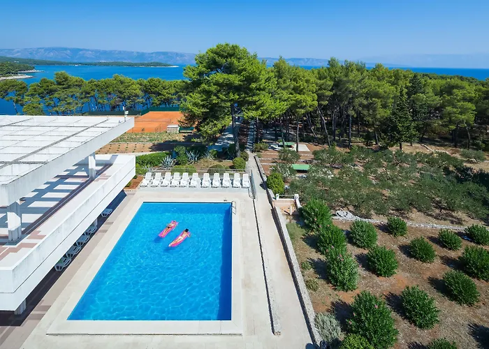Hvar 3* Jelsa