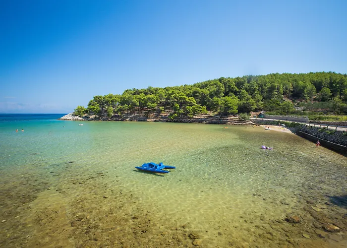 Отель Hvar 3*