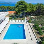 Hvar 3*