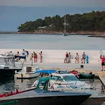 Hvar ホテル イェルサ