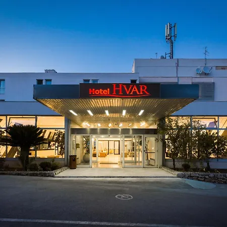 ホテル Hvar